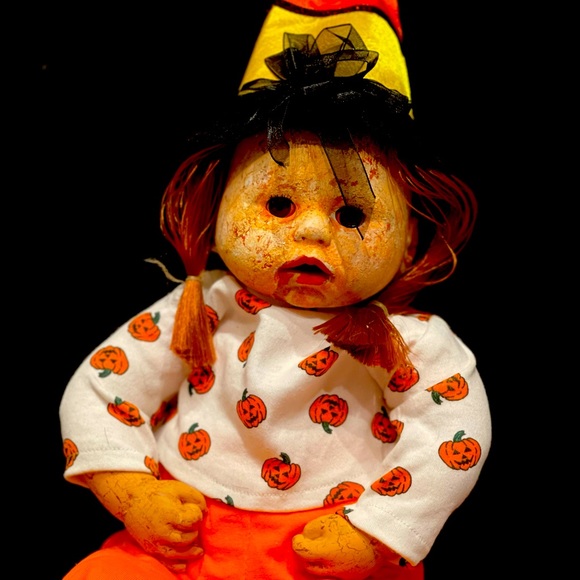 Creepy Doll Mrs. Pumpkin & Mr. Spice had a baby Latte. - Picture 1 of 2